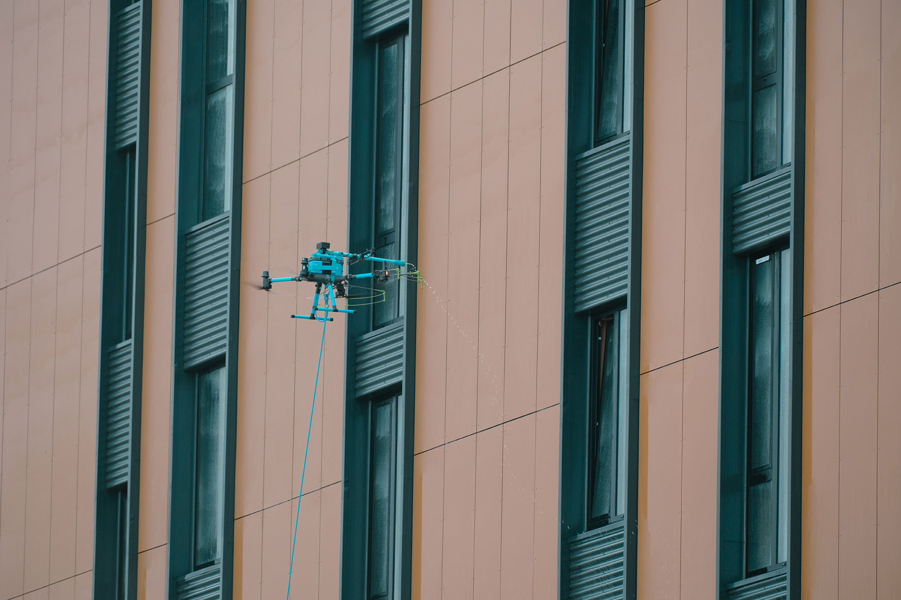 drone window cleaning